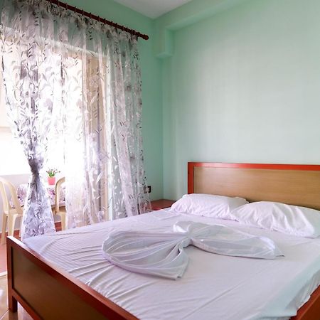 Rei Apartments Sarandë Kamer foto