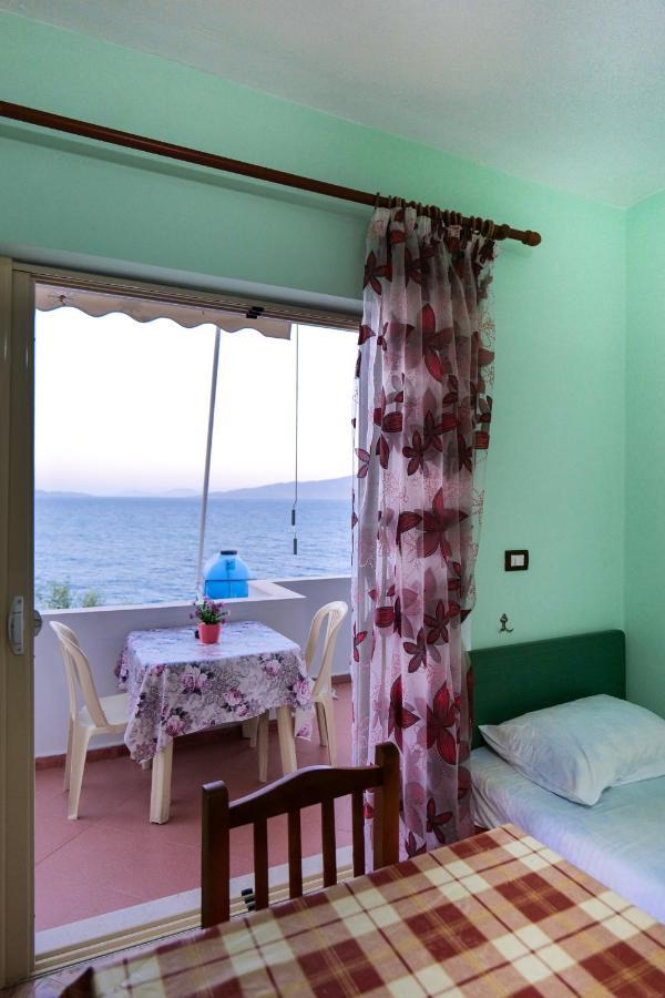 Rei Apartments Sarandë Buitenkant foto